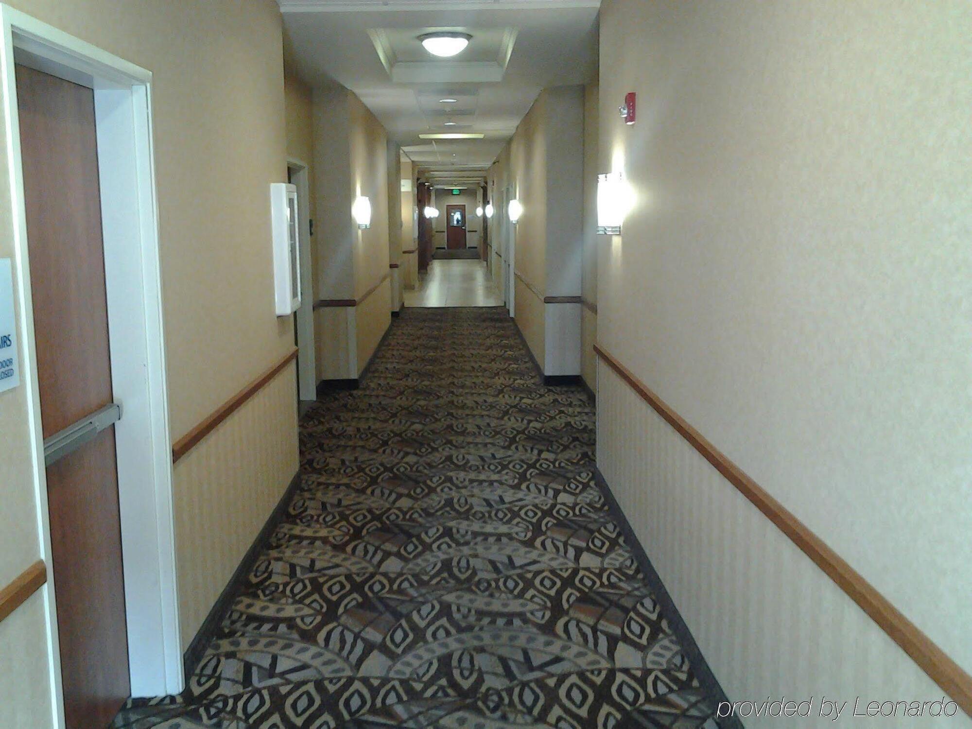 Holiday Inn Express & Suites Klamath Falls Central By Ihg Esterno foto
